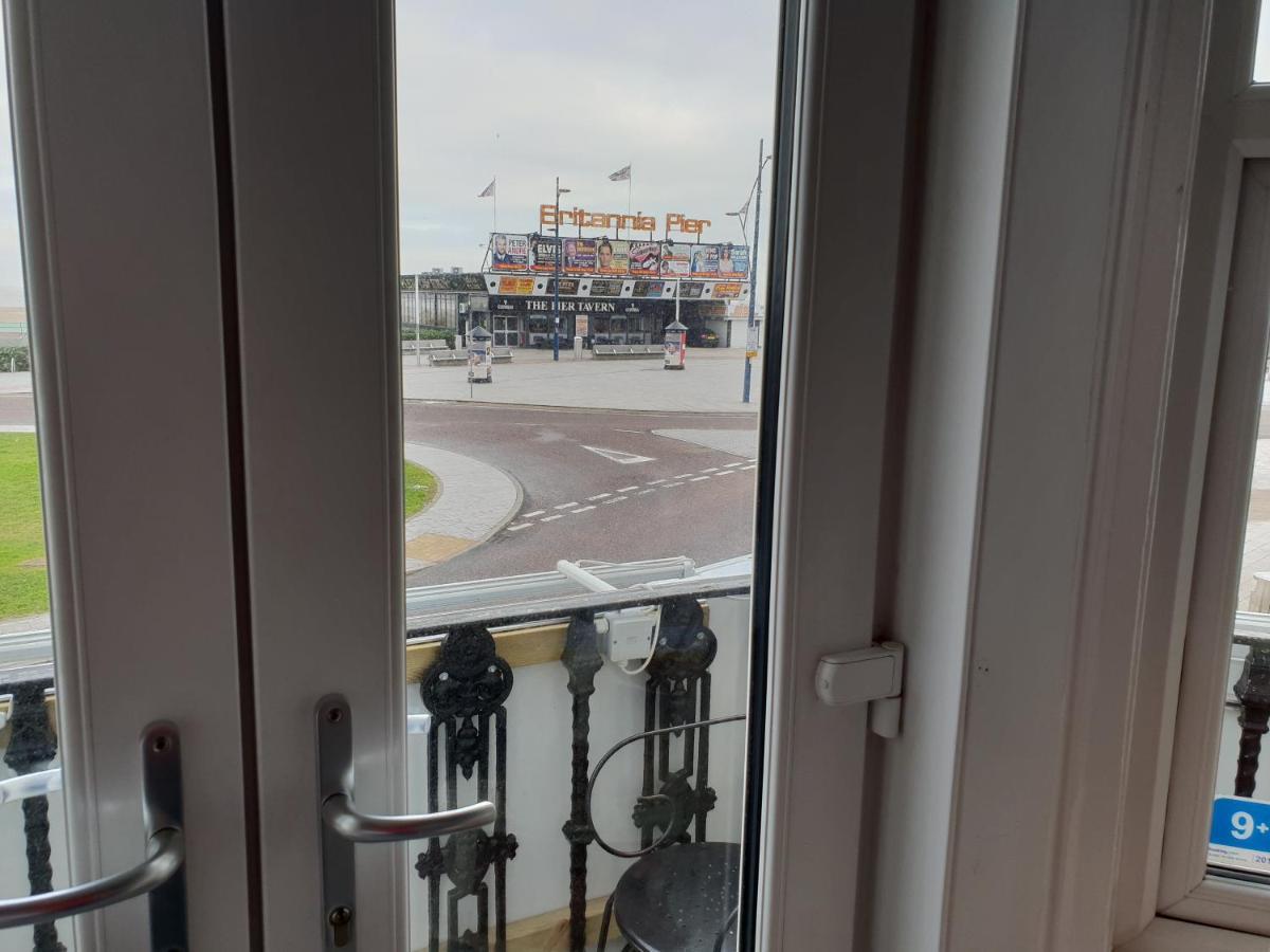Bed and breakfast Henrys On The Prom Great Yarmouth