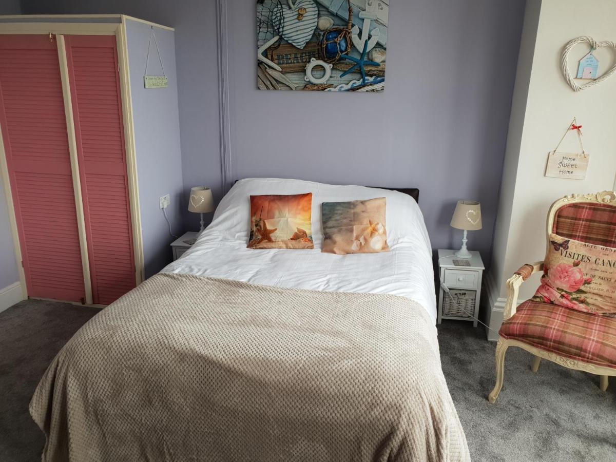 Henrys On The Prom Bed and breakfast