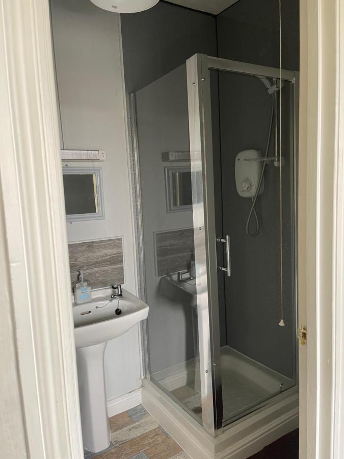 Henrys On The Prom Bed and breakfast 4*