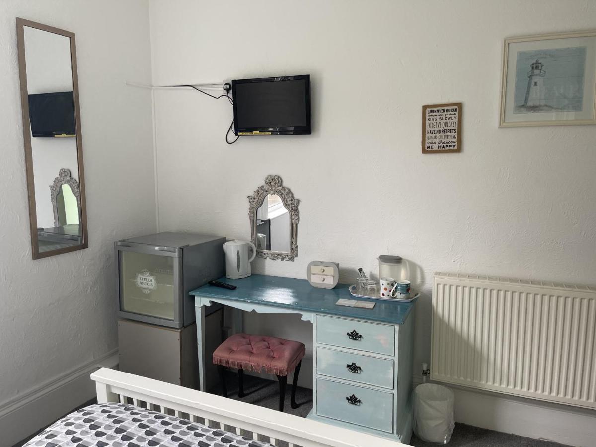 Bed and breakfast Henrys On The Prom Great Yarmouth