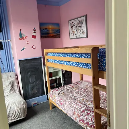 Henrys On The Prom Bed & Breakfast Great Yarmouth Exterior photo